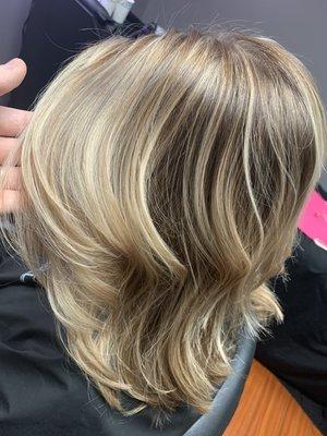 Baby lights and foiliage for a seamless, natural blonde look.