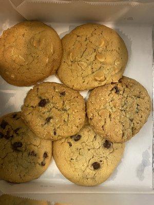 Chocolate chip  White chocolate chip w/almonds Oatmeal Raisin