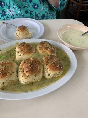 Garlic knots with Alfredo sauce