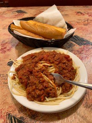 Side spaghetti  with meat sauce and garlic bread