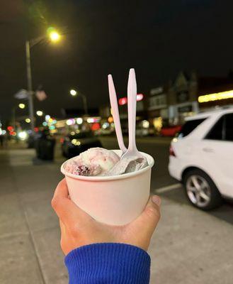 Strawberry cheesecake & black sesame gelato/ice cream