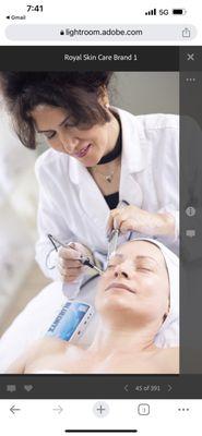 Microcurrent facial