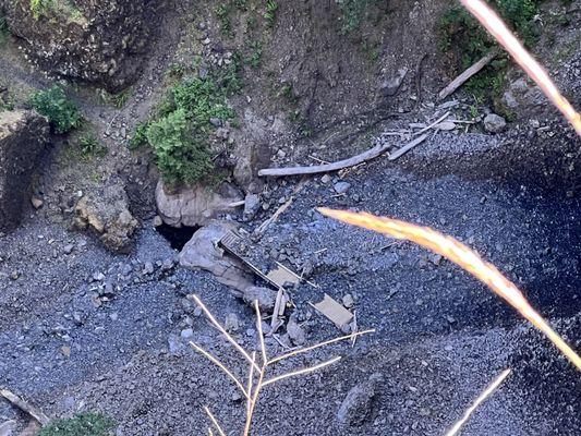 Remnants of the Elowah trail bridge below.