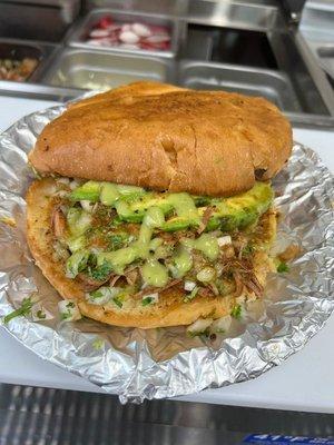 Torta de Birria de res