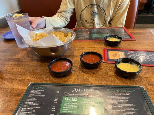 Chips & salsa & cheese dip