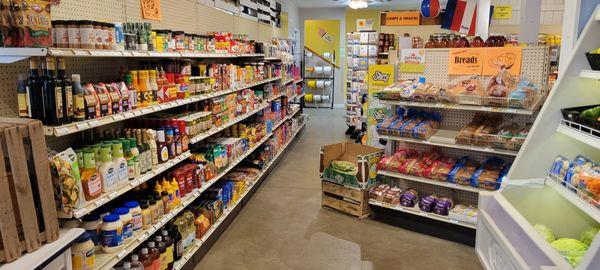 Fresh produce, bread, bagels, chips, and more!