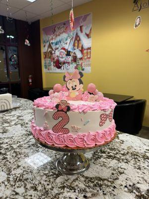 Chocoflan Minnie Mouse cake