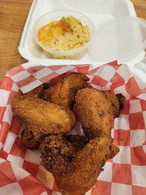 Fried chicken wings & Mac n cheese