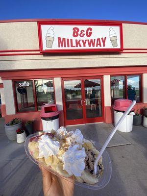 The entrance and the banana split I got.