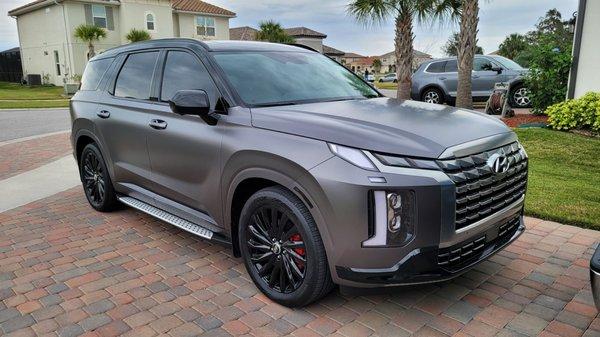 2023 Hyundai Palisade 3/4 Satin Dark Grey wrap.