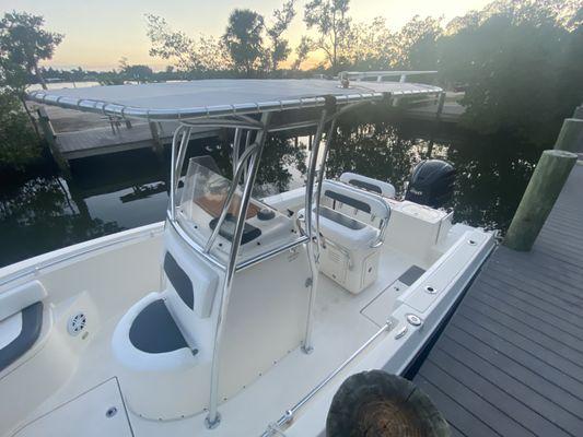 24ft Cobia Center console