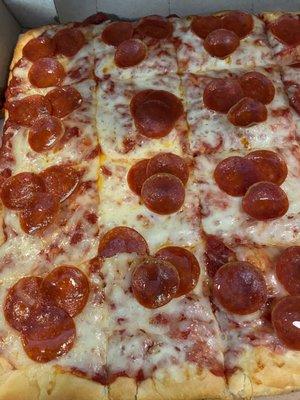 Delicious pepperoni pizza