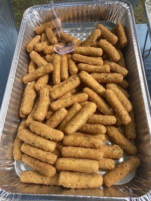 Fried Mozzarella sticks (comes with sauce)