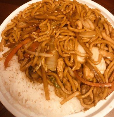 Chicken lo mein with white rice