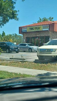 They fixed my mom's car within  an hour. Even though they were busy, they kept cranking cars out of the shop!