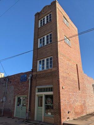 The World's Shortest Skyscraper, Wichita Falls