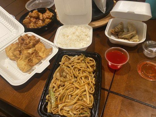 C2. General Tso's Chicken 6. Fried Crab Puffs Beef Lo Mein 9. Fried Meat Dumplings