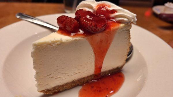 Cheesecake with strawberry sauce