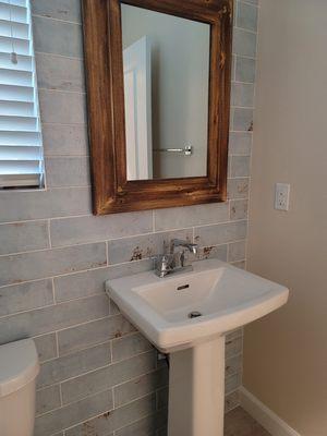 Tile wall in powder bath