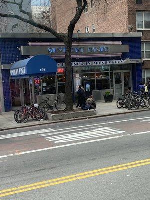 In New York City, you want to head to the Skyline Diner. Across the street is the BestBus pickup and drop off location.