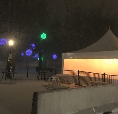 Outdoor dining during snowstorm