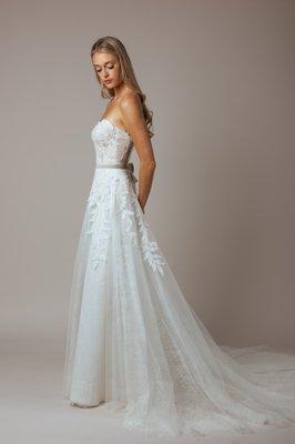 The Valentina wedding gown by Modern Trousseau.