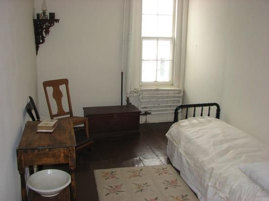 Community-era sleeping room