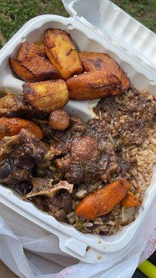 Oxtail, Rice 'N' Peas, Fried Plantain