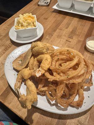 Fried catfish and fried shrimp w/onion rings and Mac  and cheese