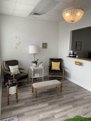 Skinology by Candice Clinical Skincare and facials Brunswick GA interior photos