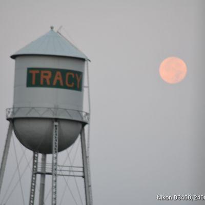 July 2018 a full moon just before sun up