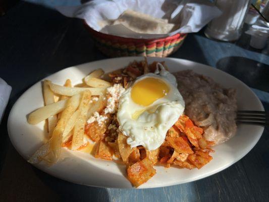 Chilaquiles con egg