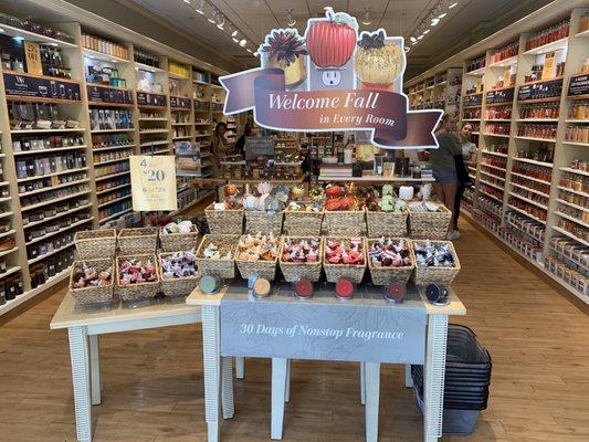 A great and attractive overview of Yankee Candle! A great visit today!