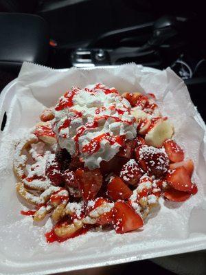 Strawberry and Banana with  Strawberry syrup and whip cream.  DELICIOSO!!!