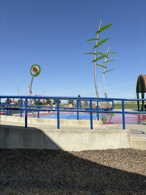 Splash pad, kids, water play