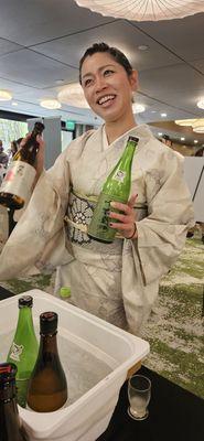 Stupendous Tippsy Sakè (sah keh) Faire at JACCC. Elegant lady in luxurious, traditional Kimono.