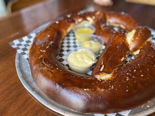 Monster pretzel