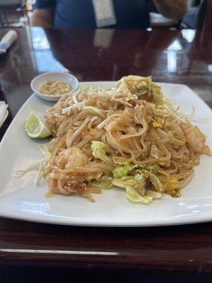 PAD THAI with shrimp