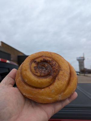 Excellent cinnamon roll...thanks Rainbow