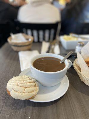 Cafecito and conchita, yummy