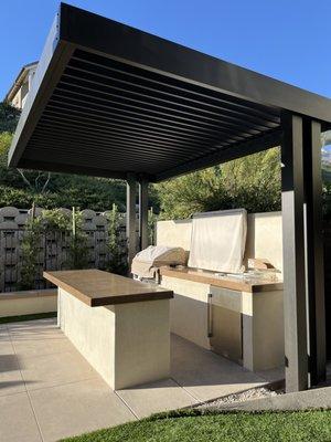 Cantilevered Louvered Pergola Cover