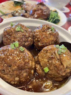 Lions head meatballs