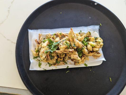 Onion & spinach pakoda