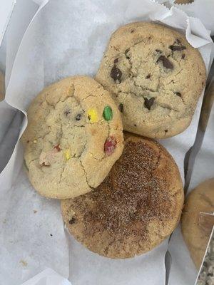 Tiff's Mix (Sugar Cookie w/ M&M, Chocolate Chip, Snickerdoodle)