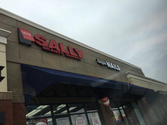 In the strip mall by subway, Bellagios pizza, State Farm & Elegant Nails!