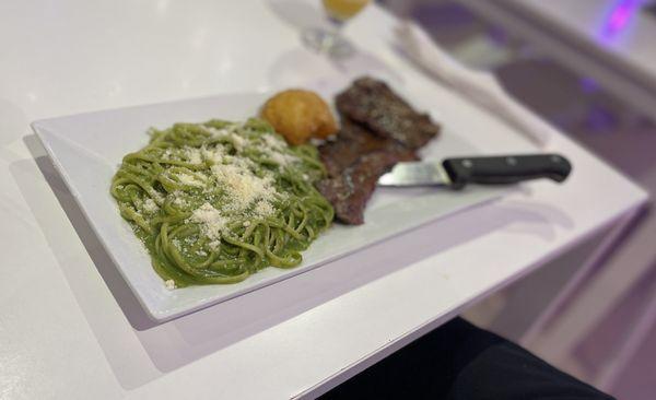 Churrasco with green spaghetti