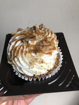 Banana crunch cupcake