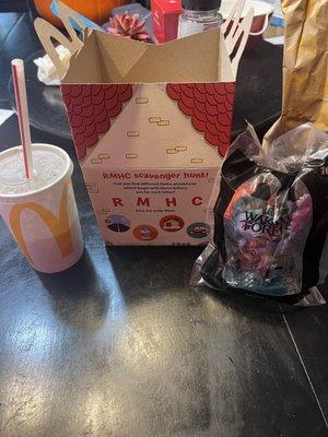 6 pc. Chicken McNuggets Happy Meal ( they forgot the 6 pc. Chicken McNuggets and gave me the wrong toy