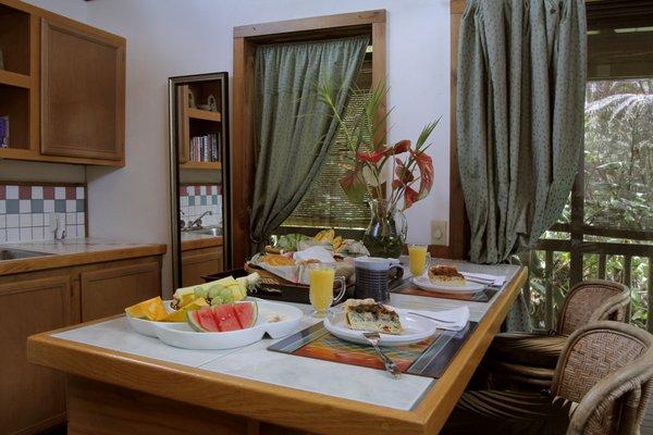 Aloha Moon Cottage, breakfast bar delivered each day to your cottage