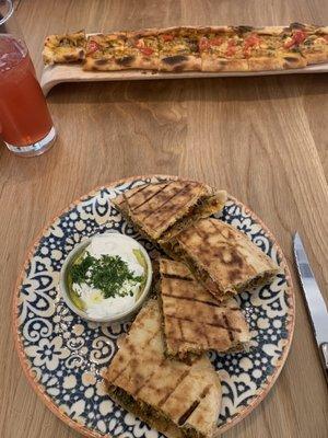 Small plate: Arayes & flatbread: Sujuk